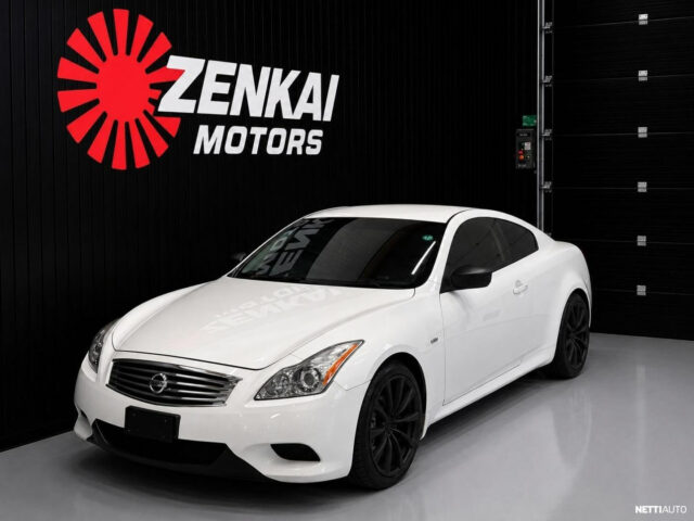 Nissan  370GT / 333HP / Putkisto / Korkotarjous 2.99% / 500e bensarahaa